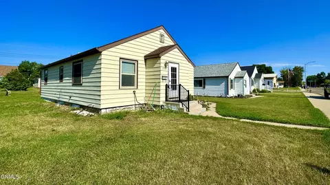 1515 Main St, Williston, ND 58801 photo 3