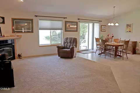 330 Calgary Ave, Bismarck, ND 58503 photo 13