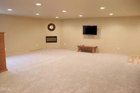 330 Calgary Ave, Bismarck, ND 58503 photo 29