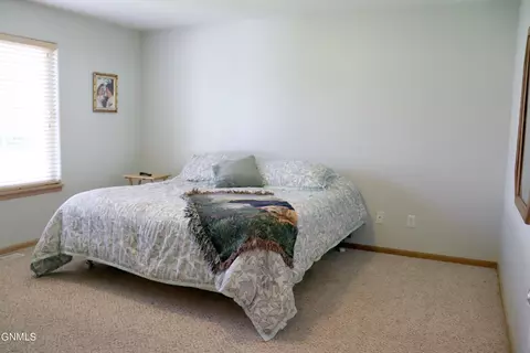 330 Calgary Ave, Bismarck, ND 58503 photo 14