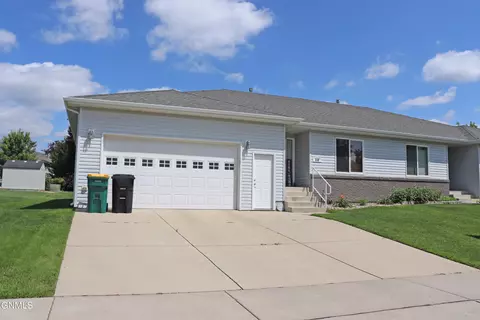 330 Calgary Ave, Bismarck, ND 58503 photo 1
