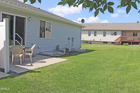 330 Calgary Ave, Bismarck, ND 58503 photo 55