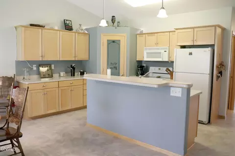 330 Calgary Ave, Bismarck, ND 58503 photo 5