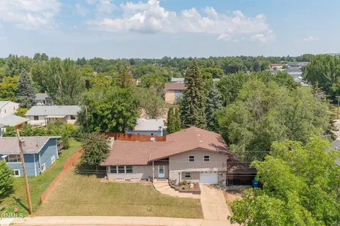 739 Aldrich St, Dickinson, ND 58601