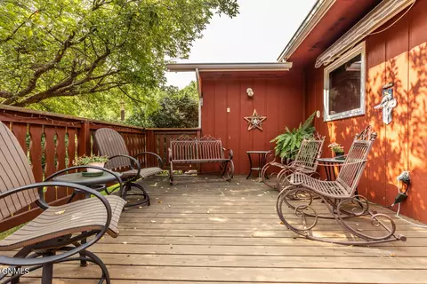 2003 Thompson St, Bismarck, ND 58501 photo 2