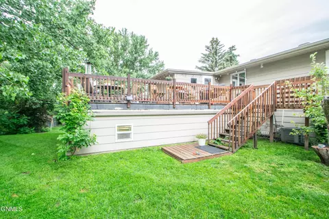 2417 Boulevard Ave E, Bismarck, ND 58501 photo 13