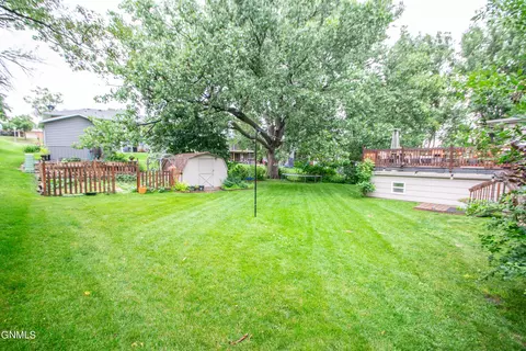 2417 Boulevard Ave E, Bismarck, ND 58501 photo 7