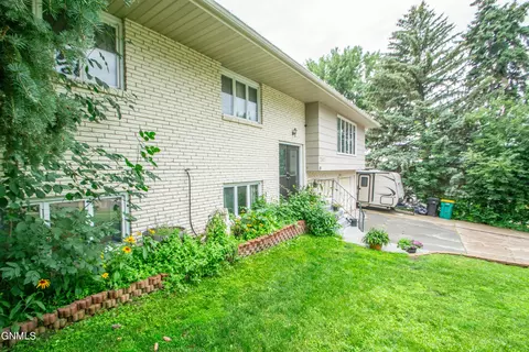2417 Boulevard Ave E, Bismarck, ND 58501 photo 6