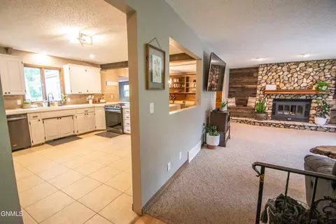 2417 Boulevard Ave E, Bismarck, ND 58501 photo 35