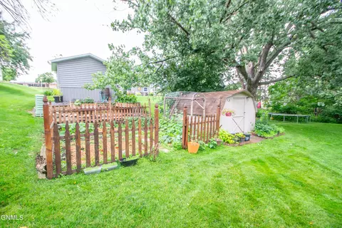 2417 Boulevard Ave E, Bismarck, ND 58501 photo 10