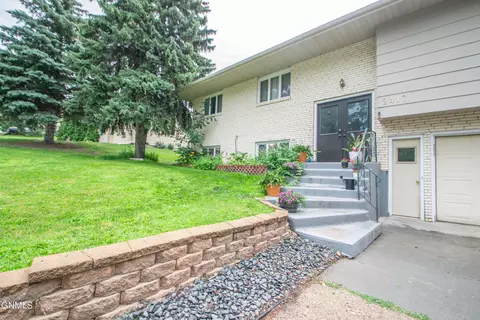 2417 Boulevard Ave E, Bismarck, ND 58501 photo 5