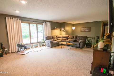 2417 Boulevard Ave E, Bismarck, ND 58501 photo 22