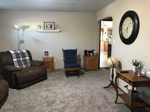 206 Dakota St S, Elgin, ND 58533 photo 3