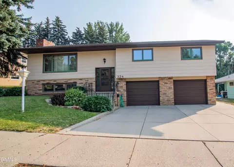 324 Nova Dr, Bismarck, ND 58503