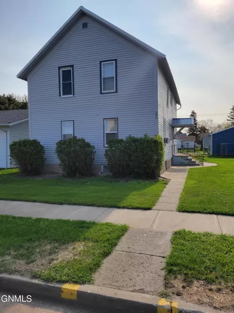 207 1st Ave NE, Ashley, ND 58413 photo 3