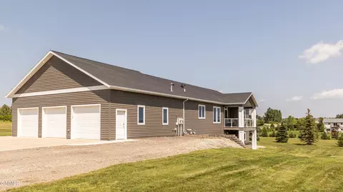 6403 Endicott Dr, Bismarck, ND 58503 photo 43