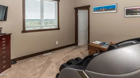 6403 Endicott Dr, Bismarck, ND 58503 photo 25