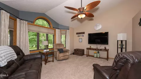 3709 Bottom Road Rd, Bismarck, ND 58504 photo 5