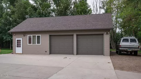 3709 Bottom Road Rd, Bismarck, ND 58504 photo 27