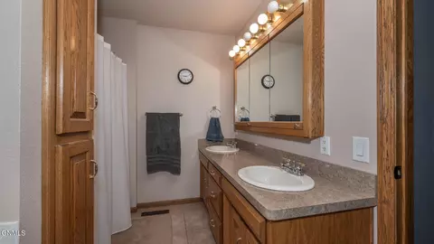 3709 Bottom Road Rd, Bismarck, ND 58504 photo 15