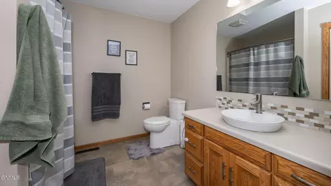 3709 Bottom Road Rd, Bismarck, ND 58504 photo 10