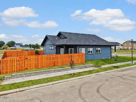 616 39th St E, Williston, ND 58801 photo 3