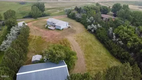 3101 11th St NE, Watford City, ND 58854