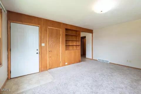 515 Gary Ave, Bismarck, ND 58501 photo 6
