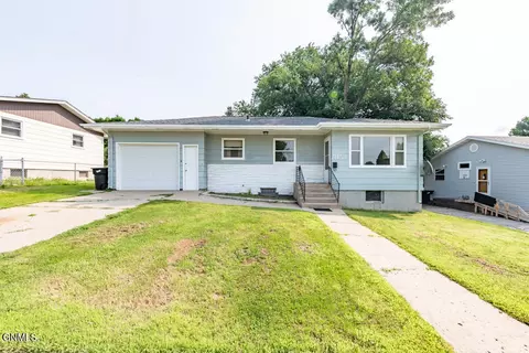 515 Gary Ave, Bismarck, ND 58501