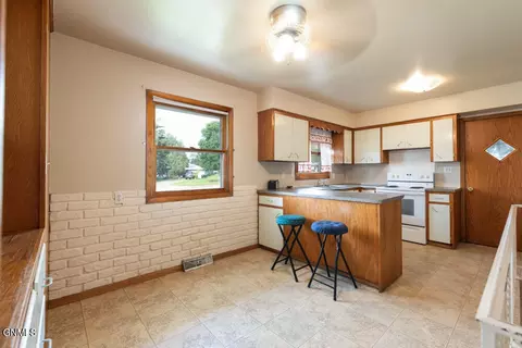 515 Gary Ave, Bismarck, ND 58501 photo 7