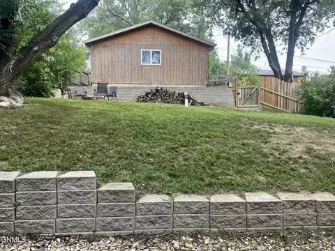 536 3rd Ave E, Dickinson, ND 58601 photo 24