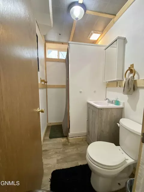 536 3rd Ave E, Dickinson, ND 58601 photo 22