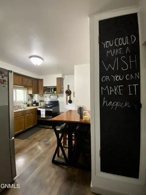 536 3rd Ave E, Dickinson, ND 58601 photo 12