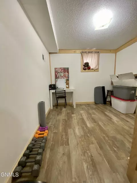 536 3rd Ave E, Dickinson, ND 58601 photo 21