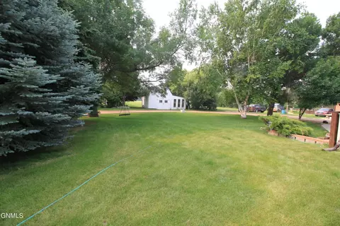 3840 4th St SW, Stanton, ND 58571 photo 2