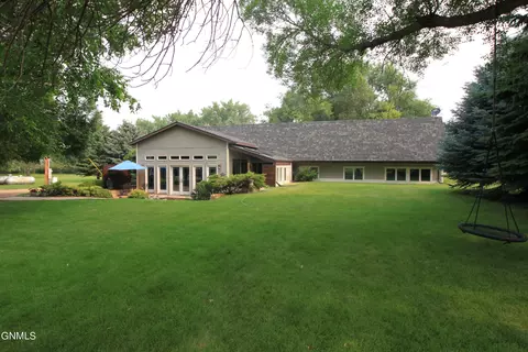 3840 4th St SW, Stanton, ND 58571