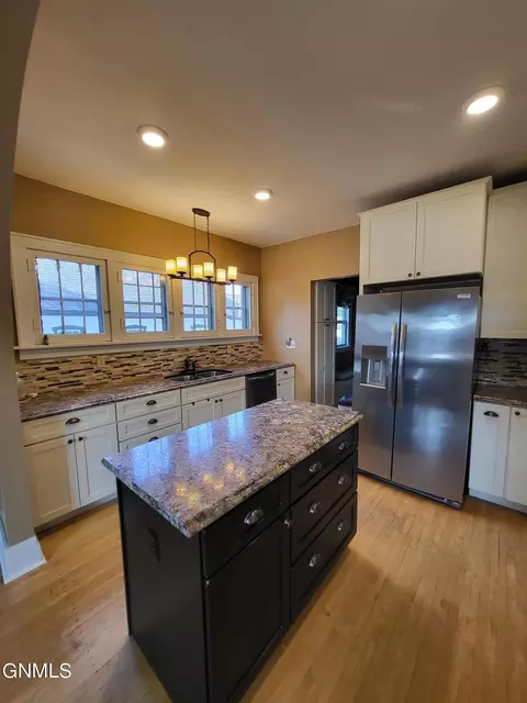 707 Main St, Williston, ND 58801 photo 8
