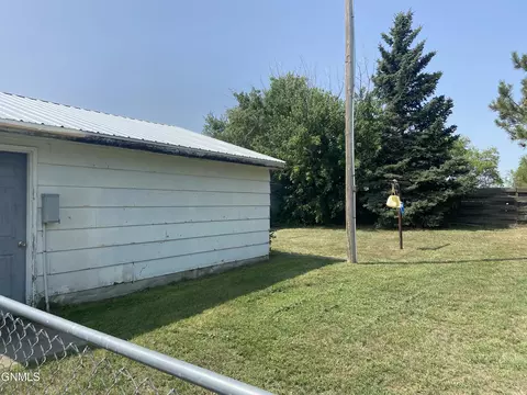 5615 Carolville Loop, Williston, ND 58801 photo 29