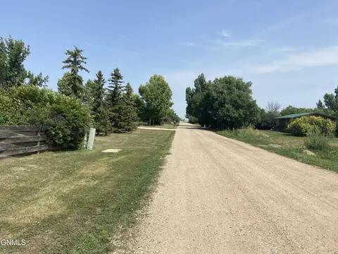 5615 Carolville Loop, Williston, ND 58801 photo 34
