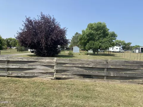 5615 Carolville Loop, Williston, ND 58801 photo 33