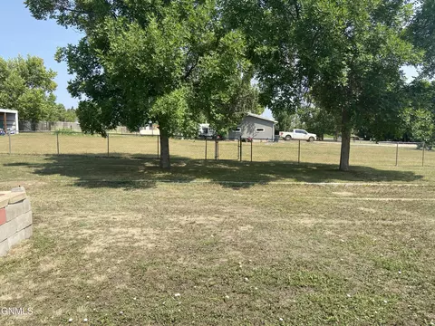 5615 Carolville Loop, Williston, ND 58801 photo 32