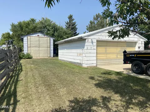 5615 Carolville Loop, Williston, ND 58801 photo 27
