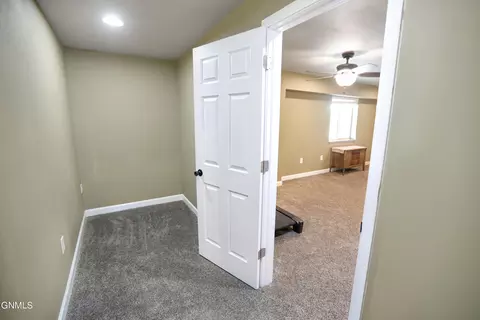 13906 61st St NW, Williston, ND 58801 photo 38