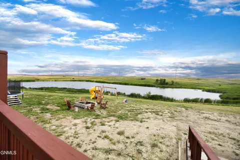 13906 61st St NW, Williston, ND 58801 photo 7