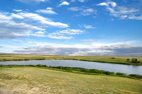 13906 61st St NW, Williston, ND 58801 photo 4