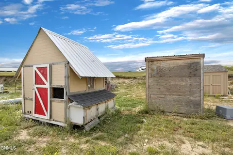 13906 61st St NW, Williston, ND 58801 photo 10