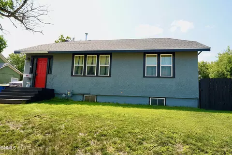 123 7th St SW, Jamestown, ND 58401
