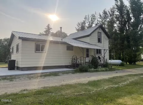 218 1st St, Windsor, ND 58424