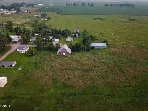 215 3rd St E St E, Zeeland, ND 58581