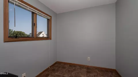 321 S 15th St, Bismarck, ND 58504 photo 8